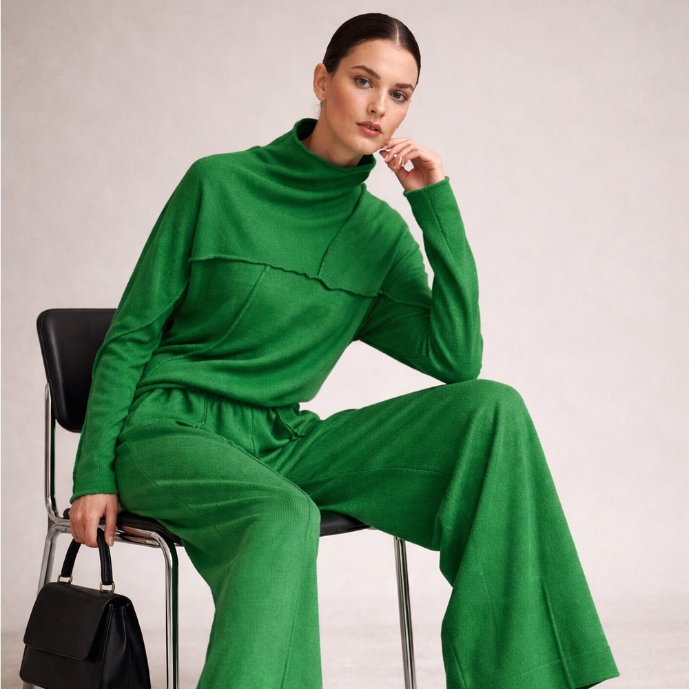 ✨Emerald Green Angora Blend Knit Set | Asymmetrical Top + Wide-Leg Pants Size M✨ - Picture 3 of 16